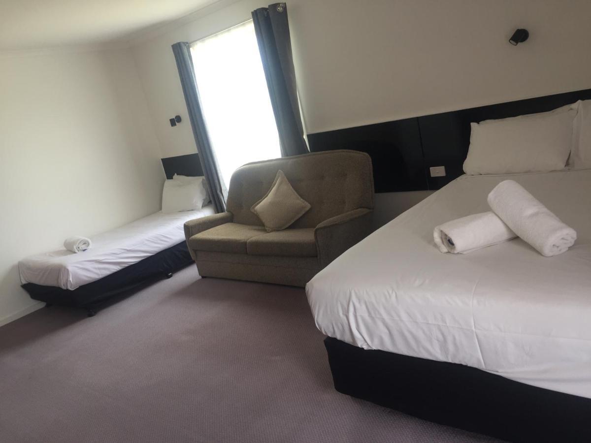 Gateway Motor Inn Варрнамбул Экстерьер фото