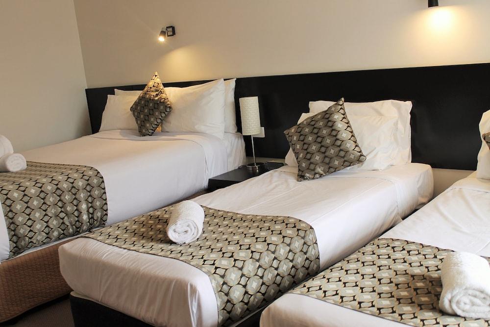 Gateway Motor Inn Варрнамбул Экстерьер фото
