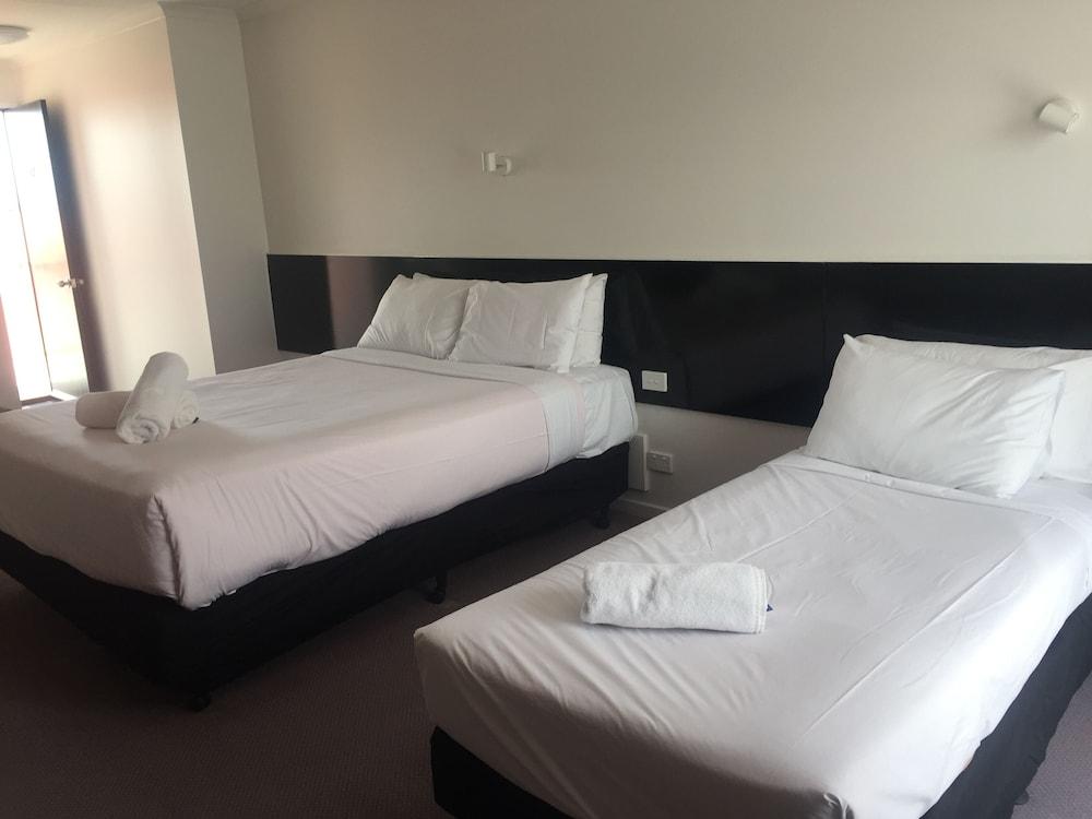 Gateway Motor Inn Варрнамбул Экстерьер фото
