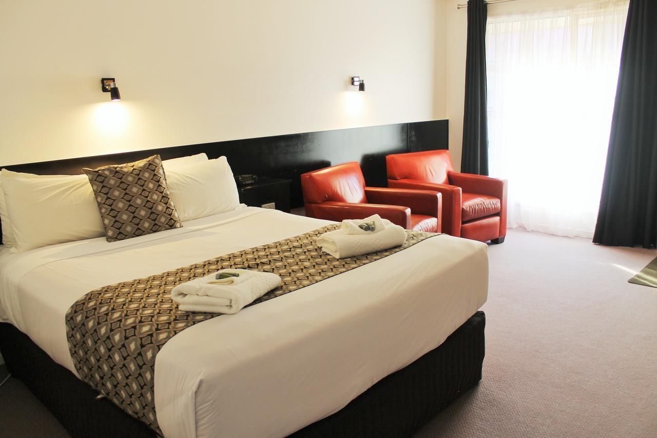 Gateway Motor Inn Варрнамбул Экстерьер фото