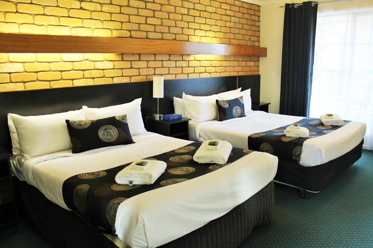 Gateway Motor Inn Варрнамбул Экстерьер фото
