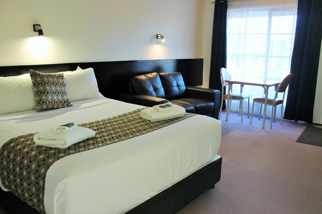 Gateway Motor Inn Варрнамбул Экстерьер фото