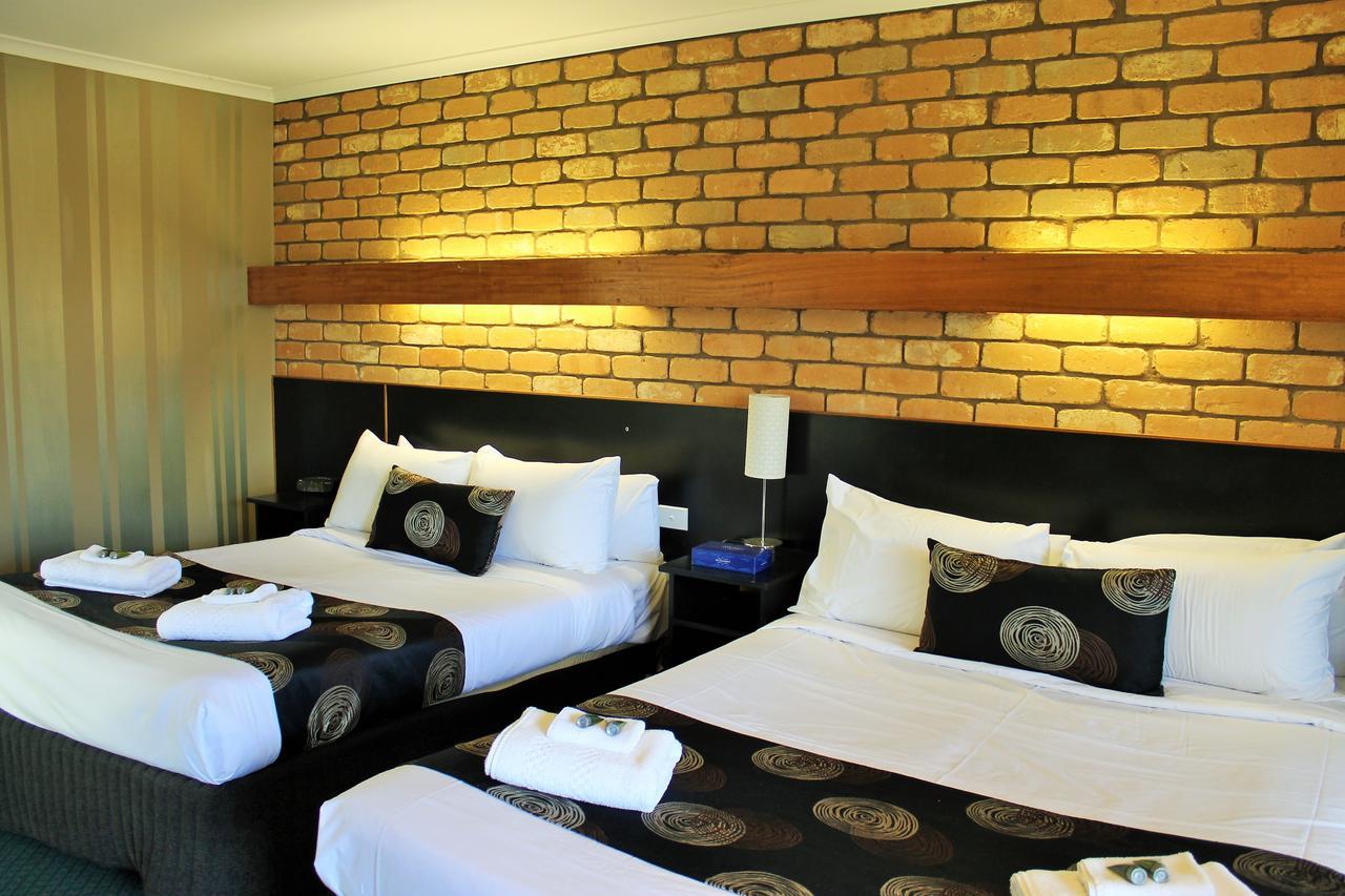 Gateway Motor Inn Варрнамбул Экстерьер фото