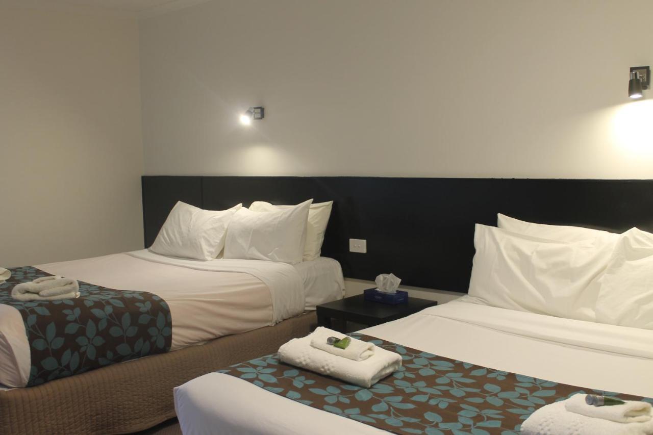Gateway Motor Inn Варрнамбул Экстерьер фото