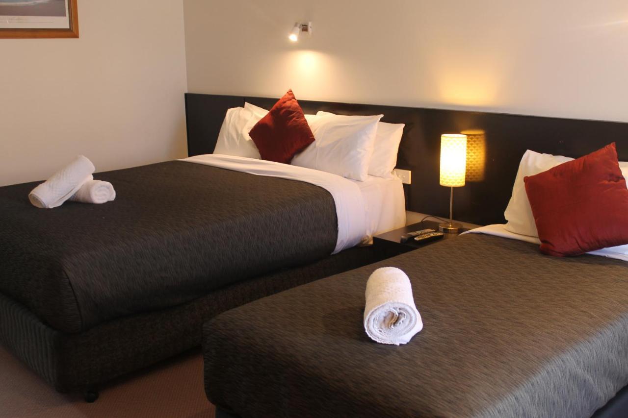 Gateway Motor Inn Варрнамбул Экстерьер фото