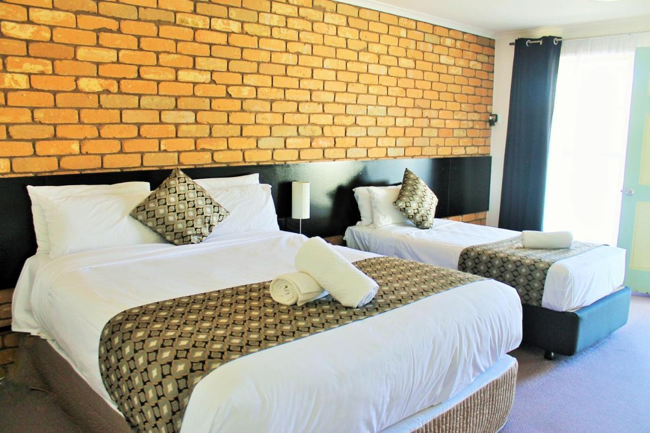 Gateway Motor Inn Варрнамбул Экстерьер фото