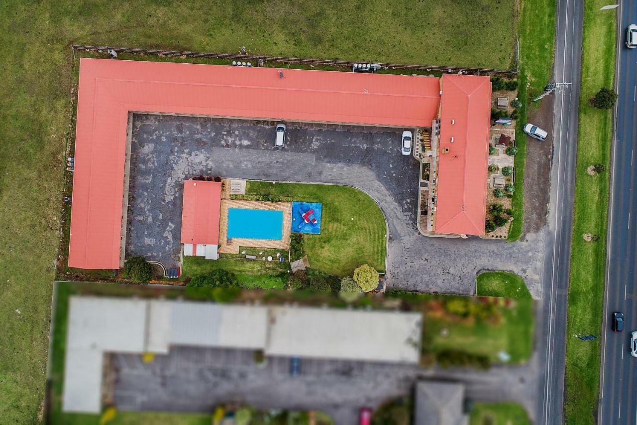 Gateway Motor Inn Варрнамбул Экстерьер фото